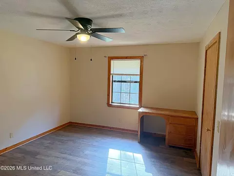 Bedroom - 2333 Comans Rd, Carthage, MS 39051 photo 3 of 4
