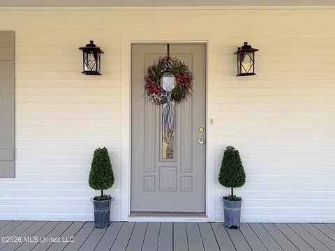 Exterior - 2333 Comans Rd, Carthage, MS 39051 photo 3 of 6