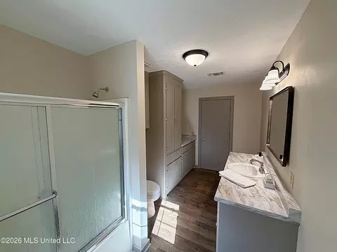 Bath - 2333 Comans Rd, Carthage, MS 39051 photo 2 of 5