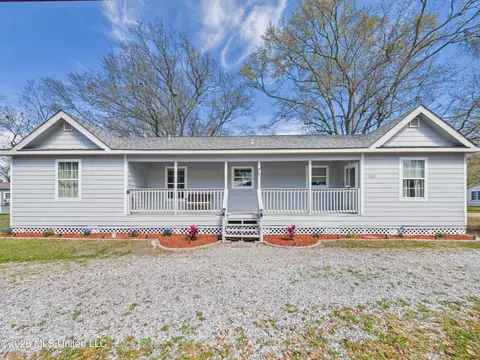 1909 Polk Ave, Pascagoula, MS 39567