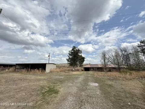 2384 Highway 51, Winona, MS 38967