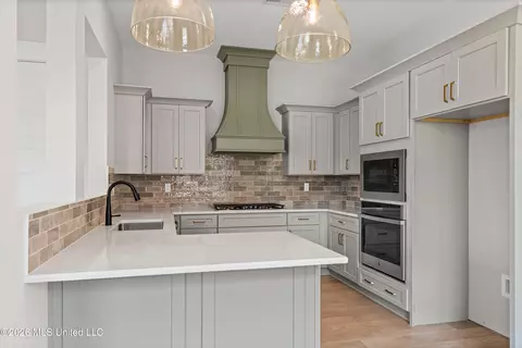 Kitchen - 2567 River Ouse Dr, Hernando, MS 38632 photo 1 of 3