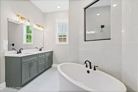 Bath - 2567 River Ouse Dr, Hernando, MS 38632 photo 1 of 5