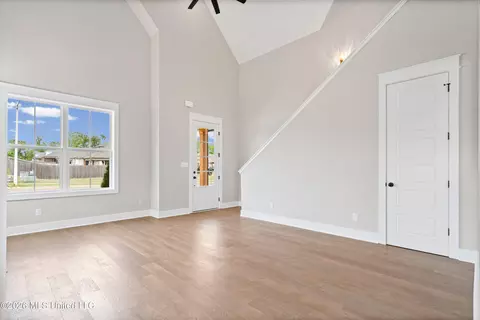 Living - 2567 River Ouse Dr, Hernando, MS 38632 photo 1 of 3