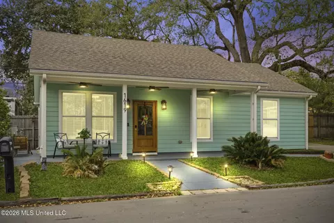 1619 Nichols Ct, Gulfport, MS 39501
