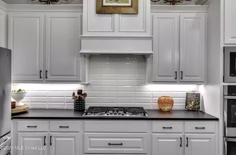 Kitchen - 200 Herons Bay Cir, Madison, MS 39110 photo 6 of 7