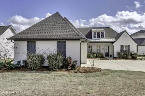 200 Herons Bay Cir, Madison, MS 39110