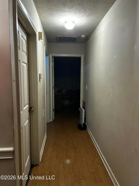 Entry Way - 504 Parker Dr, Byram, MS 39272 photo 3 of 4