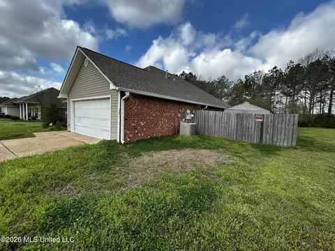 Exterior - 504 Parker Dr, Byram, MS 39272 photo 7 of 15