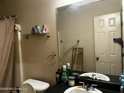 Bath - 504 Parker Dr, Byram, MS 39272 photo 6 of 6