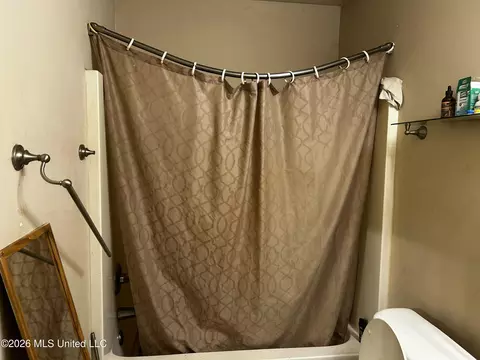 Bath - 504 Parker Dr, Byram, MS 39272 photo 5 of 6