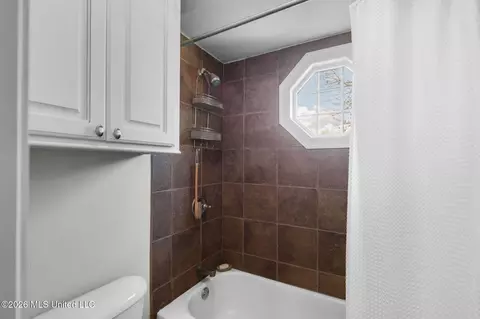 Bath - 183 Northshore Blvd, Madison, MS 39110 photo 2 of 8