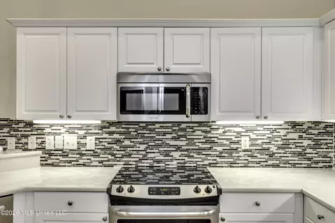 Kitchen - 610 Independence Blvd, Flowood, MS 39232 photo 2 of 6