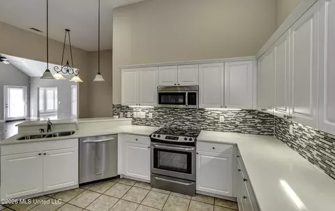 Kitchen - 610 Independence Blvd, Flowood, MS 39232 photo 1 of 6