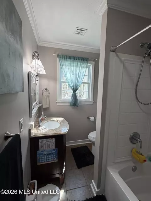 Bath - 306 Park Pl, Natchez, MS 39120 photo 2 of 3