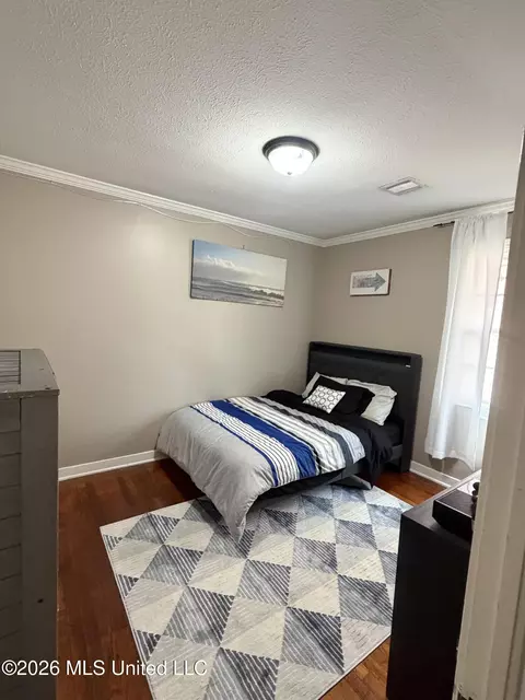 Bedroom - 306 Park Pl, Natchez, MS 39120 photo 2 of 3