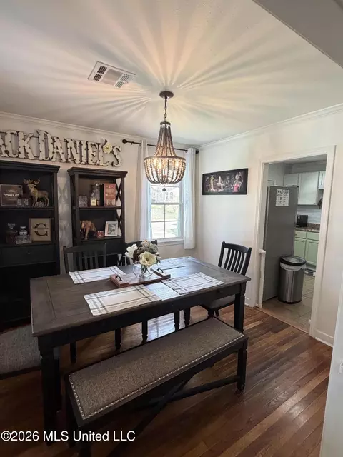 Dining - 306 Park Pl, Natchez, MS 39120 photo 1 of 1