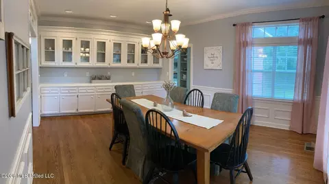 Dining - 307 Warwick Rd, Clinton, MS 39056 photo 2 of 2