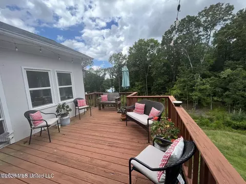 Exterior - 307 Warwick Rd, Clinton, MS 39056 photo 8 of 9