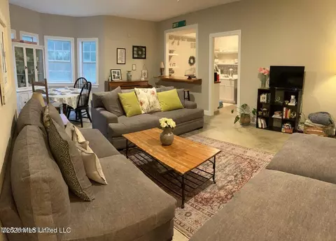Living - 307 Warwick Rd, Clinton, MS 39056 photo 3 of 3