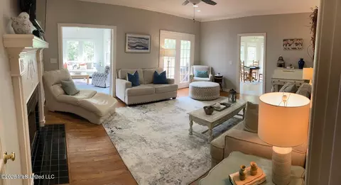Living - 307 Warwick Rd, Clinton, MS 39056 photo 1 of 3
