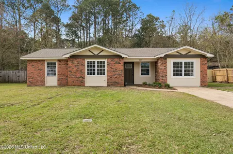 2217 Briargate Dr, Gautier, MS 39553
