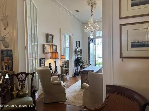 Entry Way - 403 N Union St, Natchez, MS 39120 photo 1 of 2
