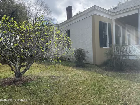 Exterior - 403 N Union St, Natchez, MS 39120 photo 13 of 14