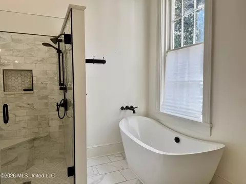 Bath - 403 N Union St, Natchez, MS 39120 photo 2 of 2