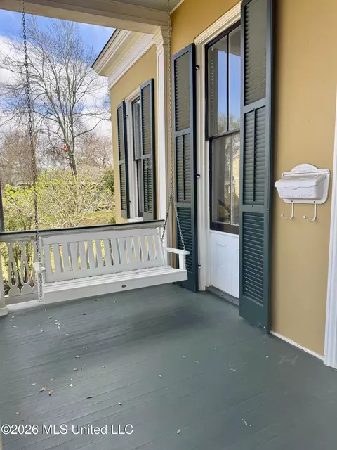 Exterior - 403 N Union St, Natchez, MS 39120 photo 4 of 14
