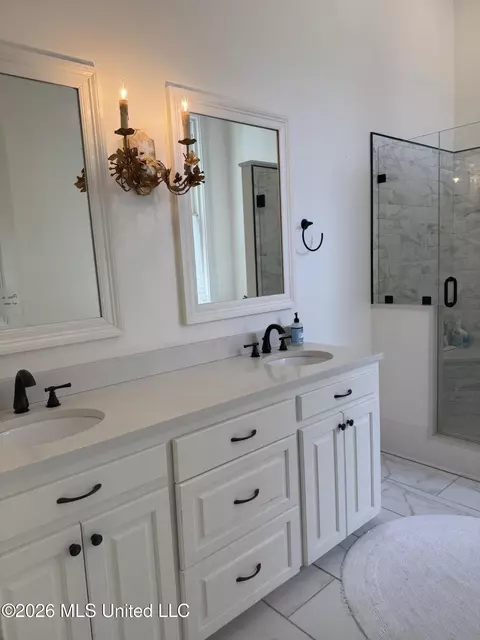 Bath - 403 N Union St, Natchez, MS 39120 photo 1 of 2