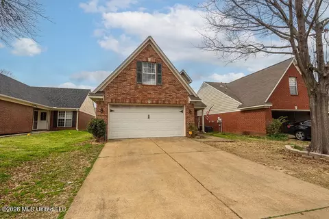 5361 Kristy Ln, Southaven, MS 38671