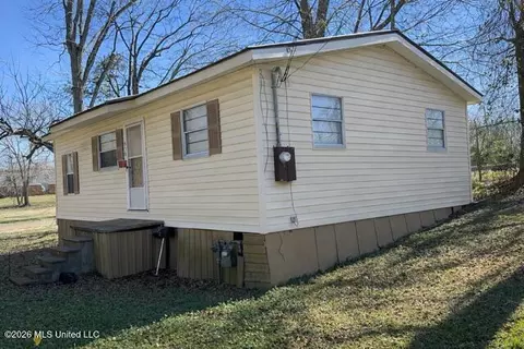 838 NW 1st St, Magee, MS 39111 photo 2