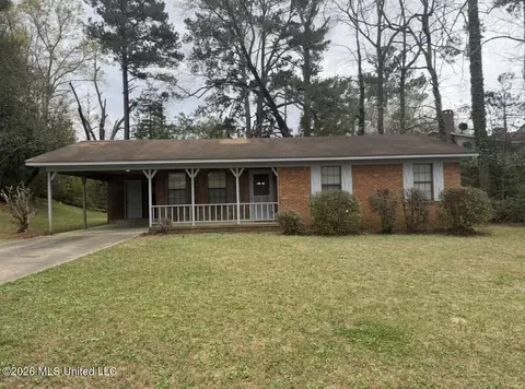 314 Pinehurst Cir, Hazlehurst, MS 39083