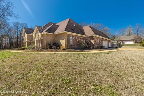 Exterior - 122 Windsor Blvd, Brandon, MS 39042 photo 7 of 20