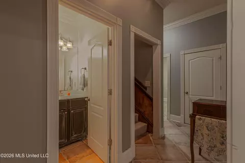 Entry Way - 122 Windsor Blvd, Brandon, MS 39042 photo 7 of 8