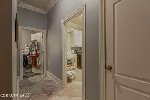 Entry Way - 122 Windsor Blvd, Brandon, MS 39042 photo 8 of 8