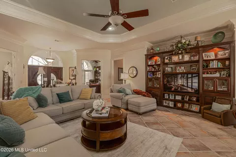 Living - 122 Windsor Blvd, Brandon, MS 39042 photo 5 of 6