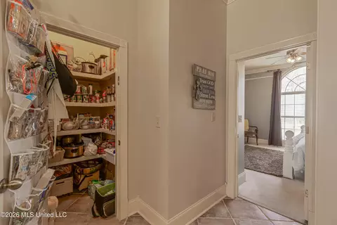 Entry Way - 122 Windsor Blvd, Brandon, MS 39042 photo 4 of 8