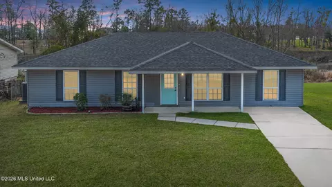 661 Michelle Dr, Biloxi, MS 39532