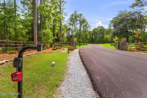 Springwood Trail, Flora, MS 39071