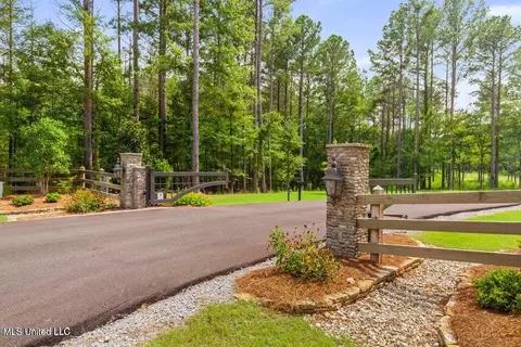 Springwood Trail, Flora, MS 39071