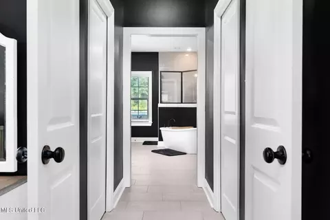 Entry Way - 2008 Slocum Rd, Hernando, MS 38632 photo 5 of 6