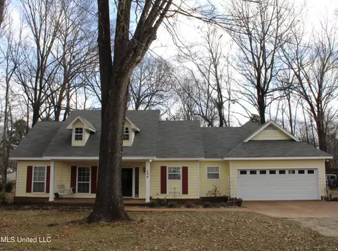 234 W Sweetwater Rd, Byhalia, MS 38611
