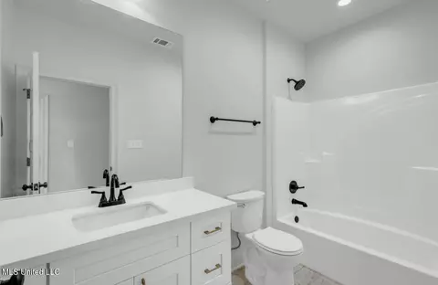 Bath - 123 Mamie Cir, Picayune, MS 39466 photo 3 of 3