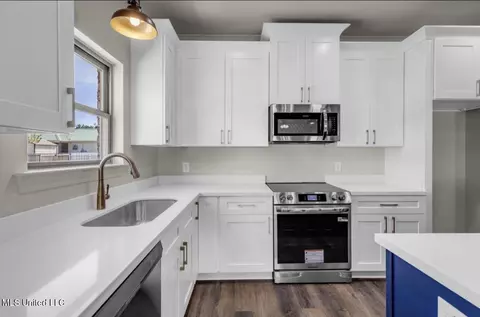 Kitchen - 123 Mamie Cir, Picayune, MS 39466 photo 3 of 3