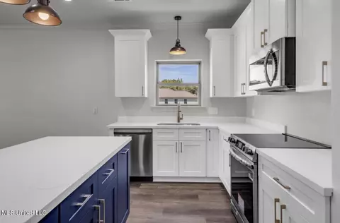 Kitchen - 123 Mamie Cir, Picayune, MS 39466 photo 2 of 3