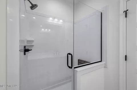 Bath - 123 Mamie Cir, Picayune, MS 39466 photo 2 of 3