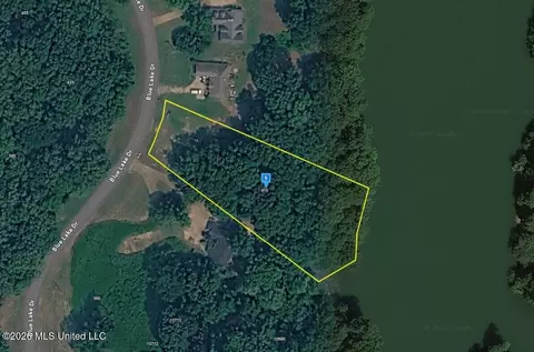 410 Blue Lake Dr, Lake Cormorant, MS 38641