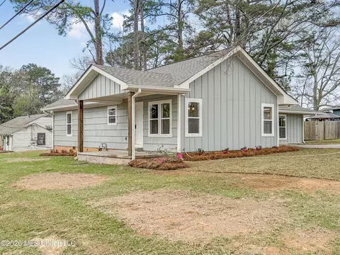 128 Sinclair St, Mccomb, MS 39648